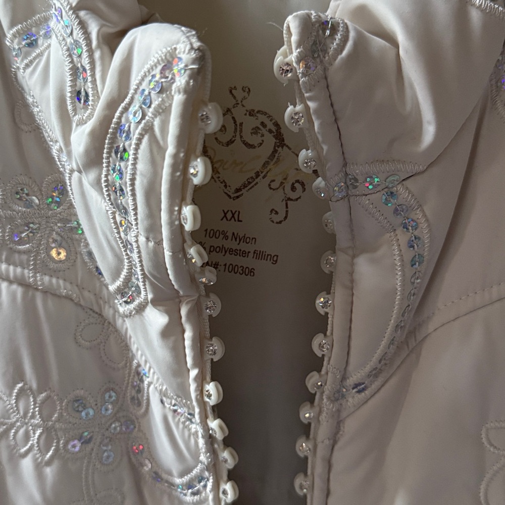 Sequin Embellished Creamy White Quilted Vest - Picture 3 of 14